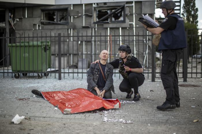 Ucrania acusa a Rusia de bombardear una maternidad y matar a un bebé recién nacido