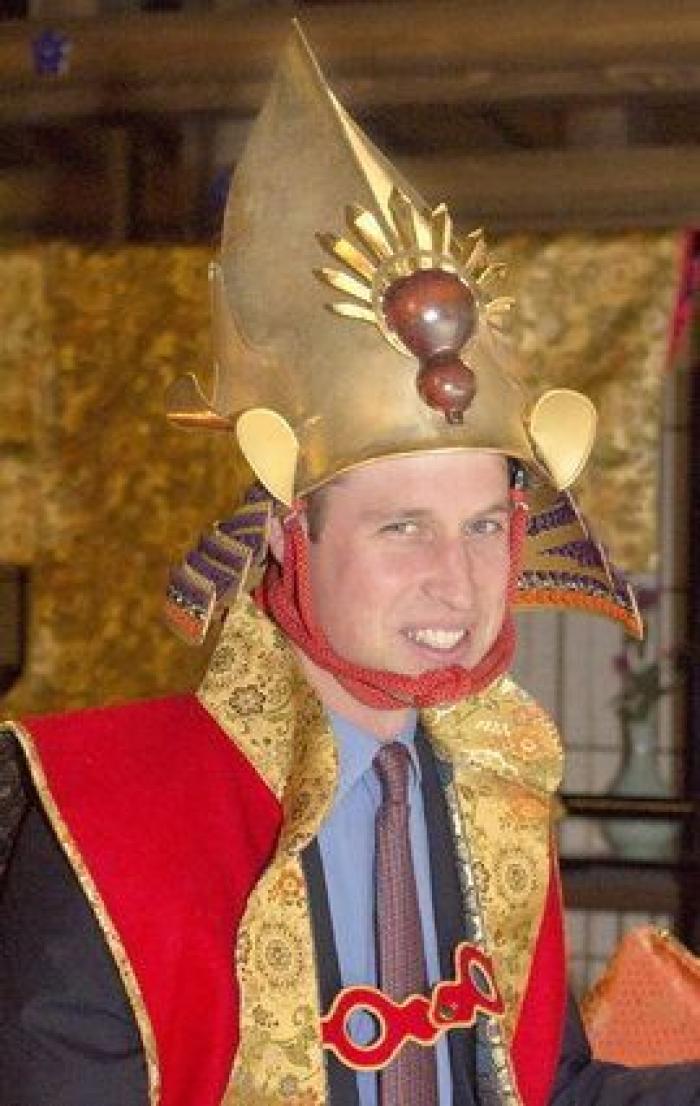 El comentadísimo gesto del príncipe Guillermo: fíjate en las manos