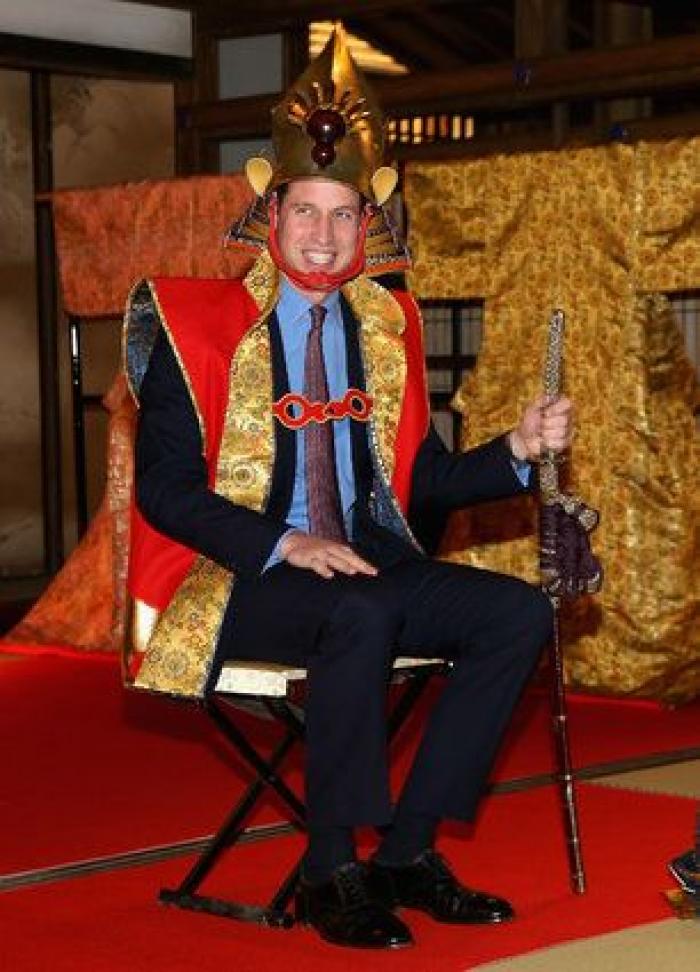 El comentadísimo gesto del príncipe Guillermo: fíjate en las manos