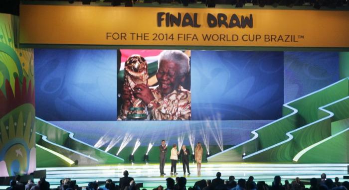 Nueve homenajes simbólicos a Mandela (FOTOS)