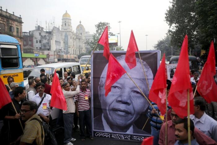 Nueve homenajes simbólicos a Mandela (FOTOS)