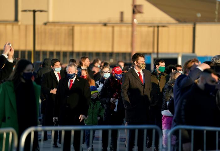 Lo que han hecho Obama y Kamala Harris al verse provoca alboroto del bueno en Twitter