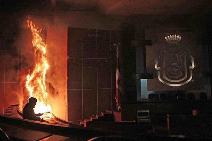 La desaparición de los 43 estudiantes de Ayotzinapa (México) fue un "crimen de Estado"