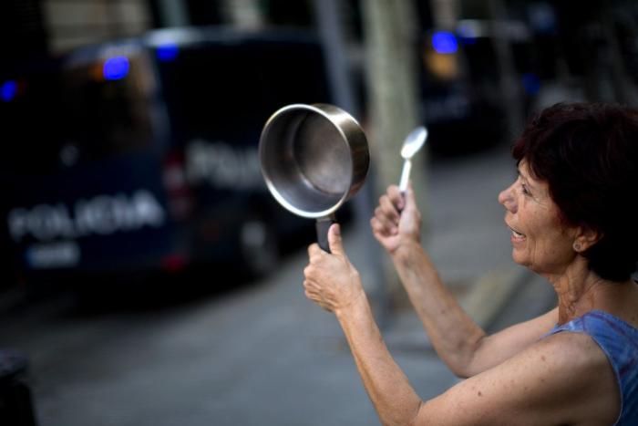 Billetes enfurecidos: protestar desde la cartera (FOTOS)