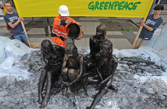 Billetes enfurecidos: protestar desde la cartera (FOTOS)