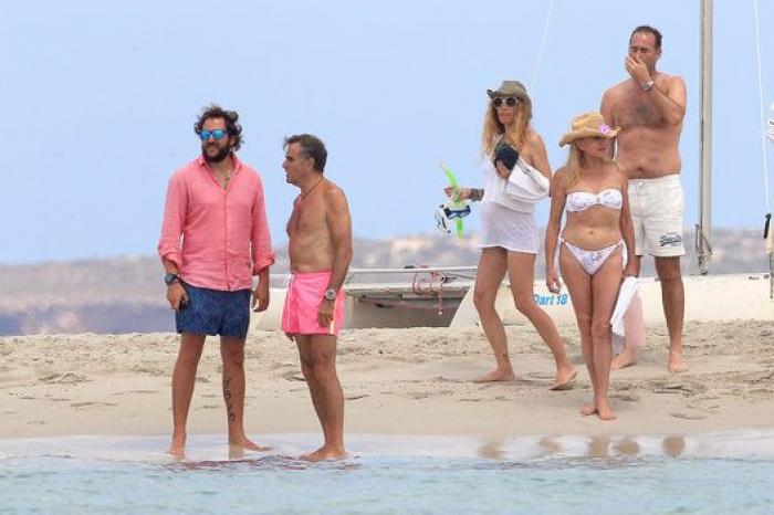 Famosos en la playa: así pasan el verano de 2014 (FOTOS)