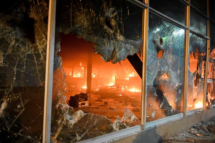 10 muertos en Colombia tras las protestas contra el abuso policial