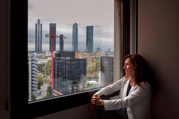 Ayuso ganaría las elecciones pero la izquierda puede sumar mayoría, según el CIS