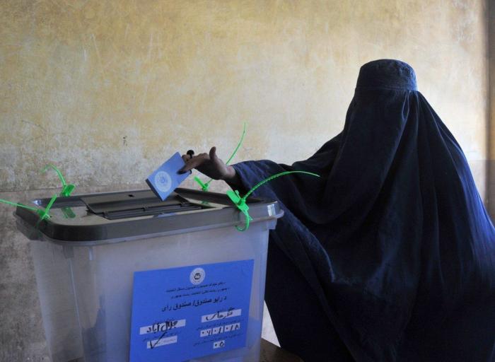 Afganistán se dispone a acudir a las urnas en alerta máxima por la violencia
