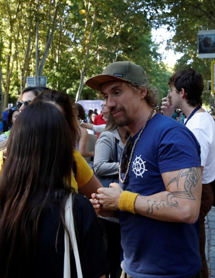 Colau y su gabinete no volarán a menos de 1.000 kilómetros si hay una alternativa en tren inferior a siete horas