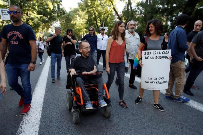 Colau y su gabinete no volarán a menos de 1.000 kilómetros si hay una alternativa en tren inferior a siete horas