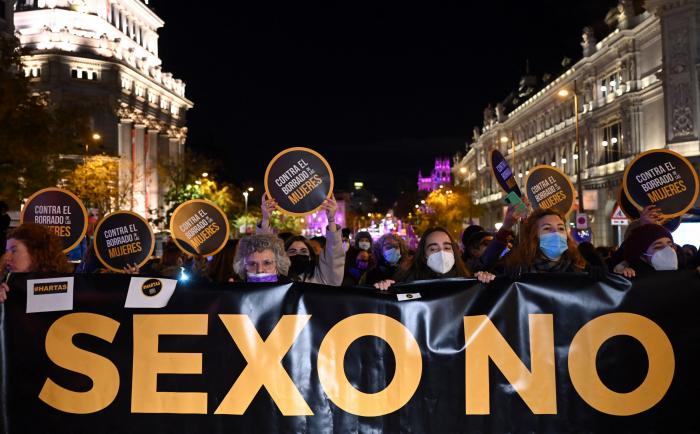 Detenidos cuatro hombres por la violación múltiple a una joven en Torrevieja (Alicante)