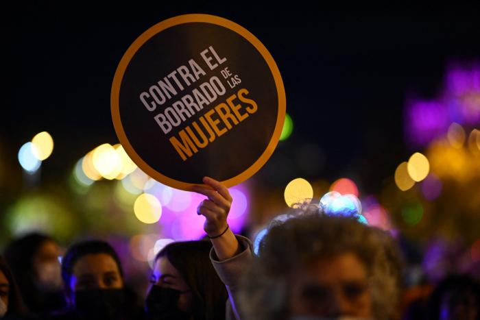 Detenidos cuatro hombres por la violación múltiple a una joven en Torrevieja (Alicante)