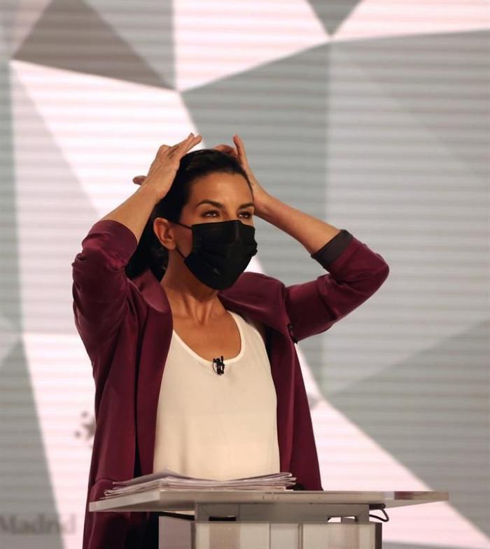 Monica García se pasa Twitter con su respuesta a este tuit del 'Mundo Today'