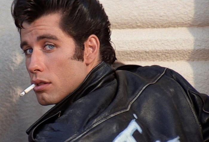 Este tuit viral sobre 'Grease' nos ha hecho investigar la edad de sus protagonistas y estamos sin palabras