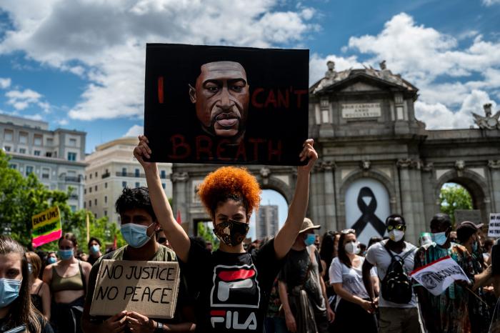 Ayuso sostiene que la manifestación contra el racismo en Madrid estuvo "completamente descontrolada"