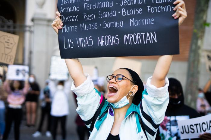Ayuso sostiene que la manifestación contra el racismo en Madrid estuvo "completamente descontrolada"