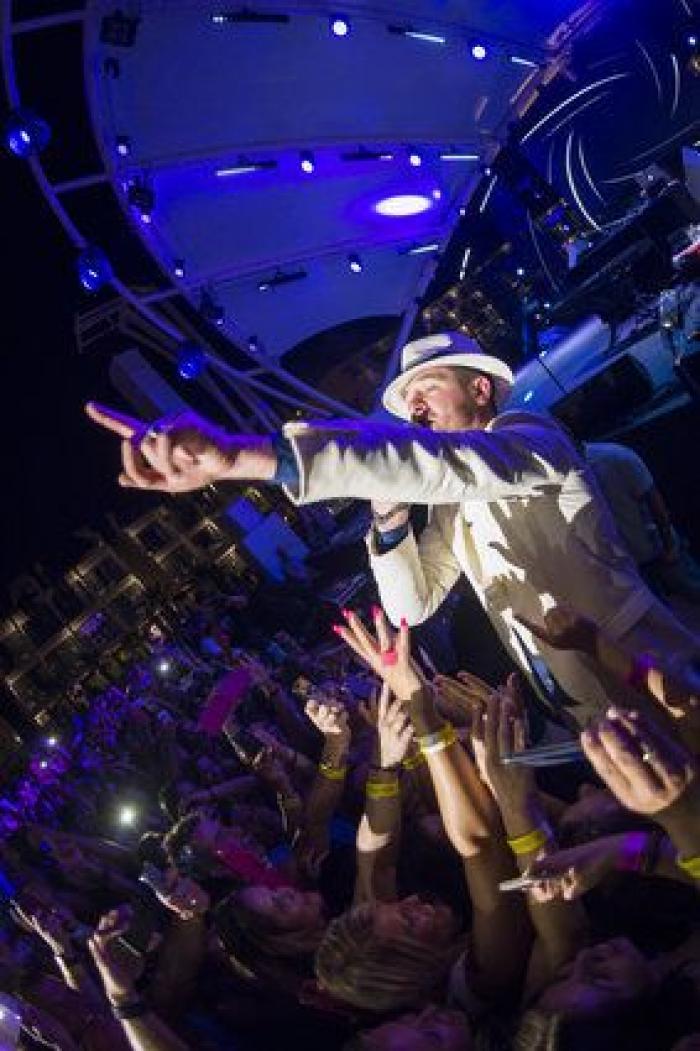 Concierto de Robin Thicke en Ibiza: pocas canciones y ganas de más