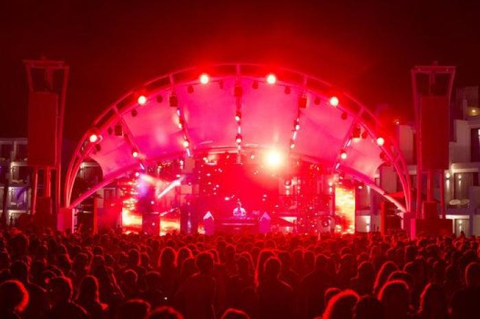 Concierto de Robin Thicke en Ibiza: pocas canciones y ganas de más