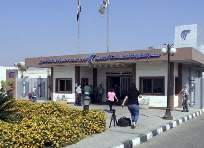Egipto cree que la hipótesis de un atentado contra el avión es "más probable"