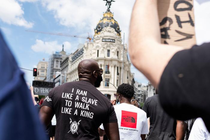 Ayuso sostiene que la manifestación contra el racismo en Madrid estuvo "completamente descontrolada"