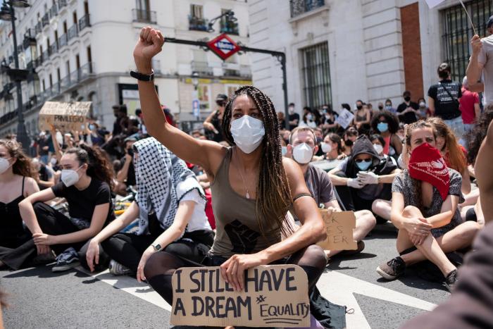Ayuso sostiene que la manifestación contra el racismo en Madrid estuvo "completamente descontrolada"