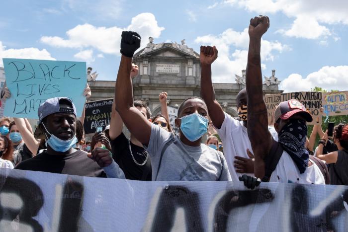 Ayuso sostiene que la manifestación contra el racismo en Madrid estuvo "completamente descontrolada"