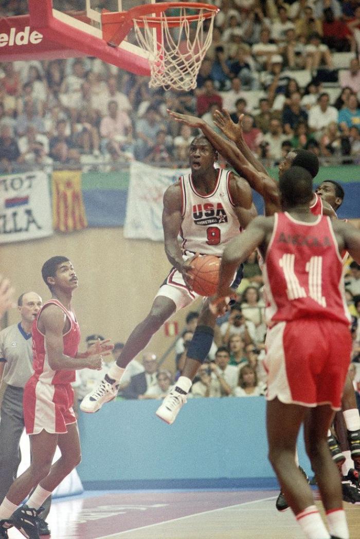 El director de 'Space Jam' despedaza la secuela, 'Space Jam: Nuevas Leyendas'