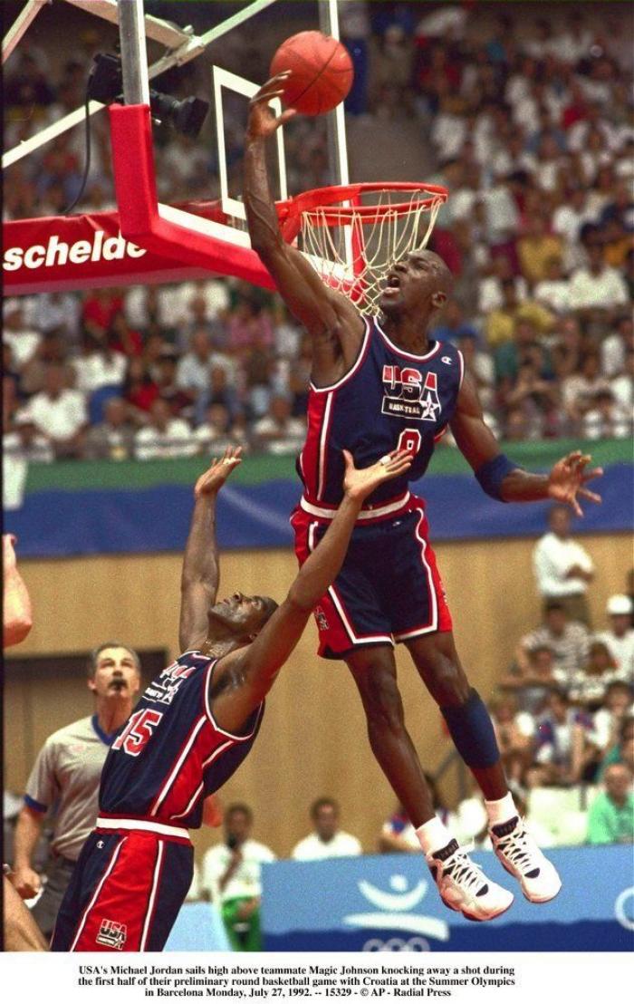 El director de 'Space Jam' despedaza la secuela, 'Space Jam: Nuevas Leyendas'