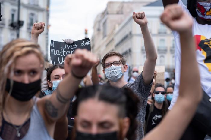 Ayuso sostiene que la manifestación contra el racismo en Madrid estuvo "completamente descontrolada"