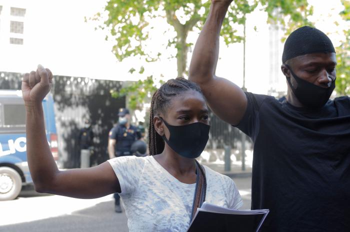 Ayuso sostiene que la manifestación contra el racismo en Madrid estuvo "completamente descontrolada"