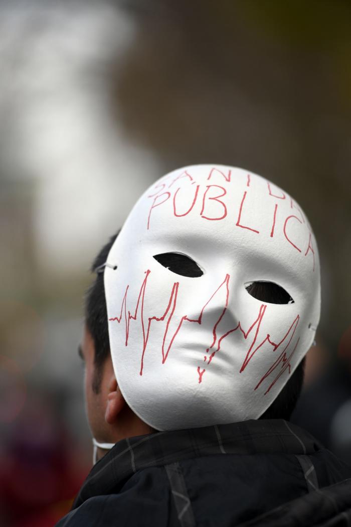 El discurso de un pediatra indignado por las declaraciones de Ayuso que triunfa en Twitter