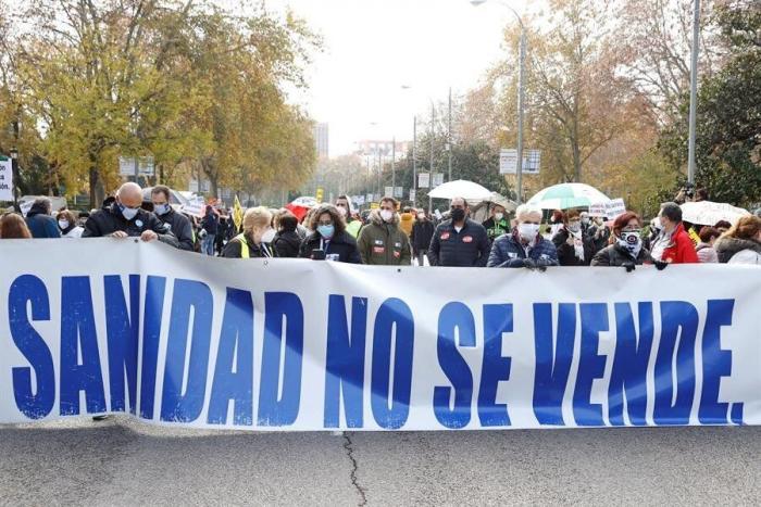 El discurso de un pediatra indignado por las declaraciones de Ayuso que triunfa en Twitter