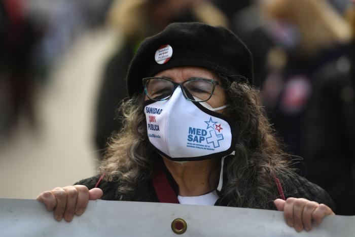 El discurso de un pediatra indignado por las declaraciones de Ayuso que triunfa en Twitter
