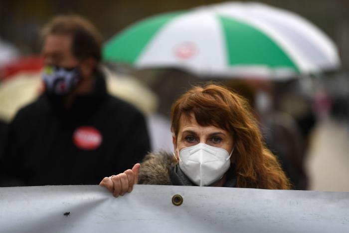 El discurso de un pediatra indignado por las declaraciones de Ayuso que triunfa en Twitter