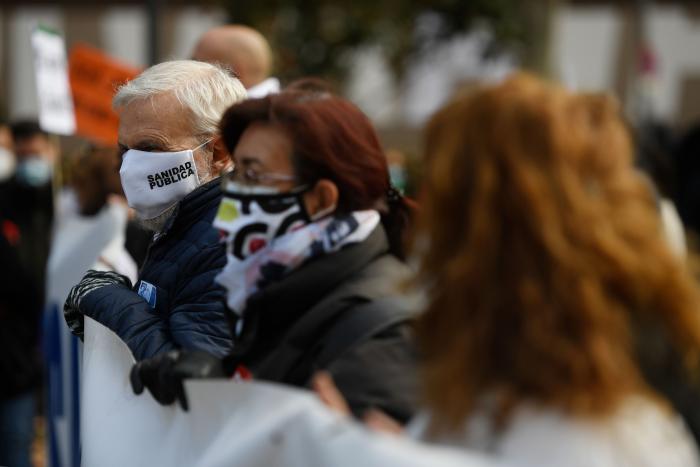 El discurso de un pediatra indignado por las declaraciones de Ayuso que triunfa en Twitter