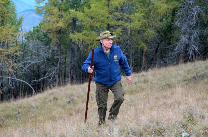 Putin cumple 67 años y lo celebra con un posado en Siberia