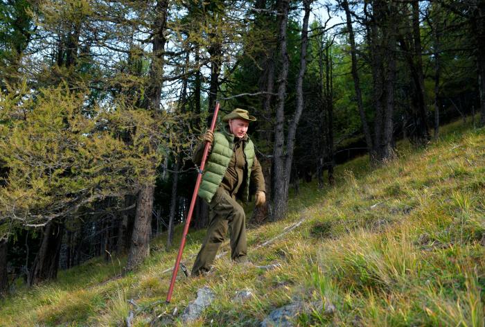 Putin cumple 67 años y lo celebra con un posado en Siberia