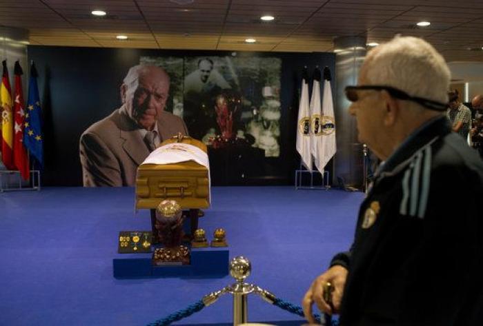 Muerte de Alfredo Di Stéfano: Miles de personas acuden a visitar su capilla ardiente (FOTOS)