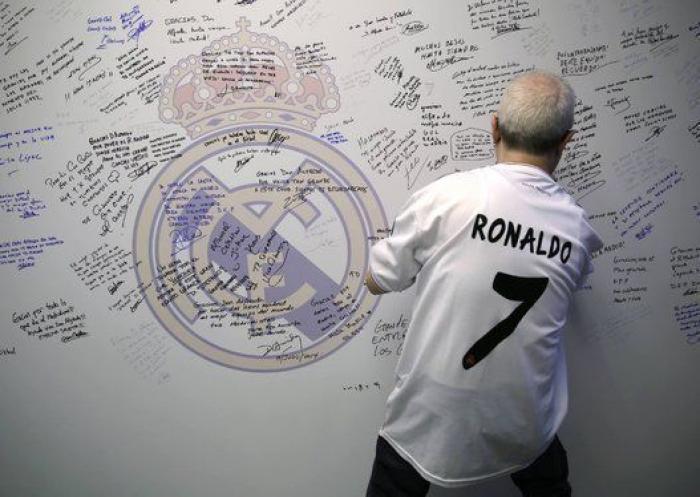 Muerte de Alfredo Di Stéfano: Miles de personas acuden a visitar su capilla ardiente (FOTOS)