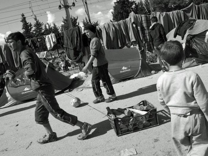 La vida de los niños en el campamento de refugiados de Idomeni
