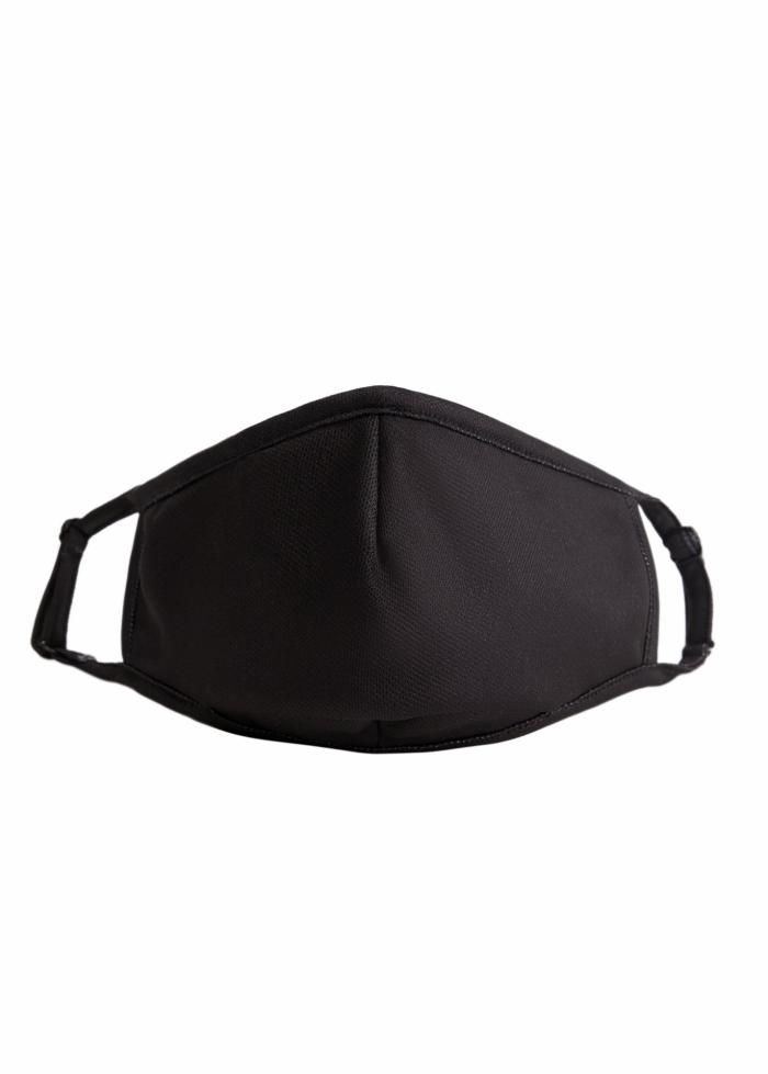 Para qué sirven los cubremascarillas que venden Benetton o Carrefour