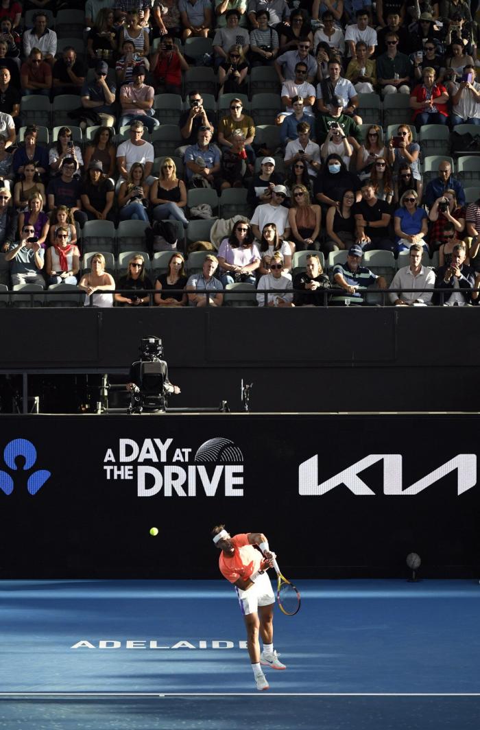 Ni mascarillas, ni distancia en un partido de Nadal: estas fotos no son de 2019 sino de hoy