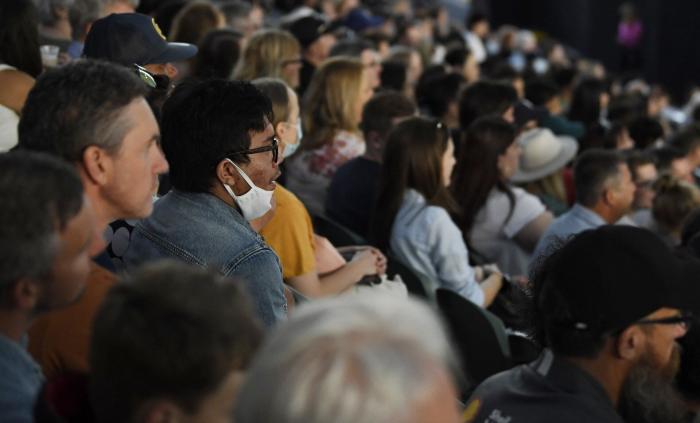 Ni mascarillas, ni distancia en un partido de Nadal: estas fotos no son de 2019 sino de hoy