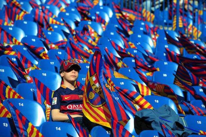 Las FOTAZAS de sevillistas y culés en la fiesta del Calderón