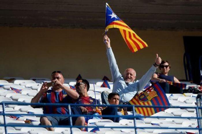 Las FOTAZAS de sevillistas y culés en la fiesta del Calderón