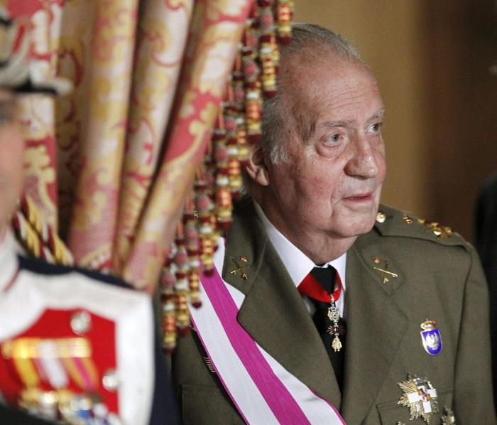 Morenés atribuye los titubeos del rey a los nervios por su reaparición y los "problemas" de la casa real