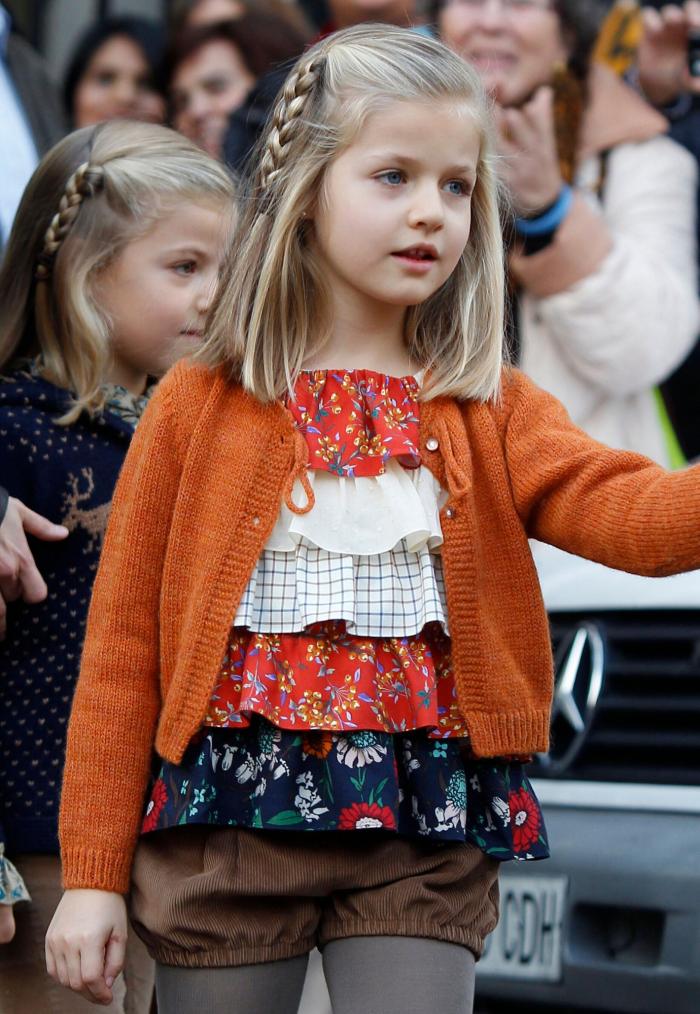 Leonor reaparece con cambio de 'look' y un guiño hacia Letizia