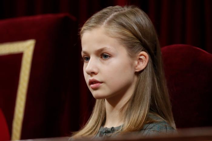 Leonor reaparece con cambio de 'look' y un guiño hacia Letizia