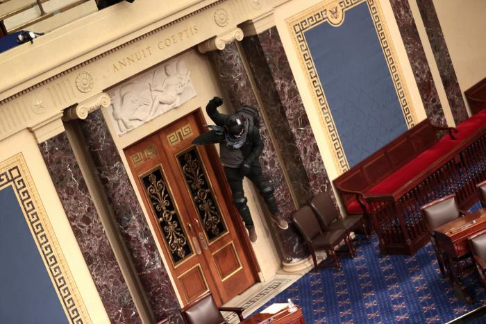 Chuck Norris aclara que no formó parte del asalto al Capitolio